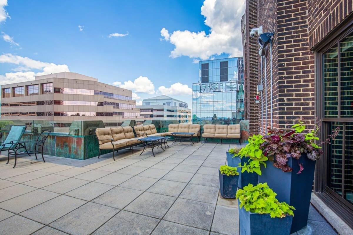 2B 2Ba Luxury Downtown Suite Rooftop Deck & Gym Балтимор Экстерьер фото